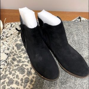 Black suede low cut boot